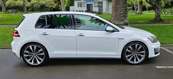 2014 Volkswagen Golf GTi  - Image 2