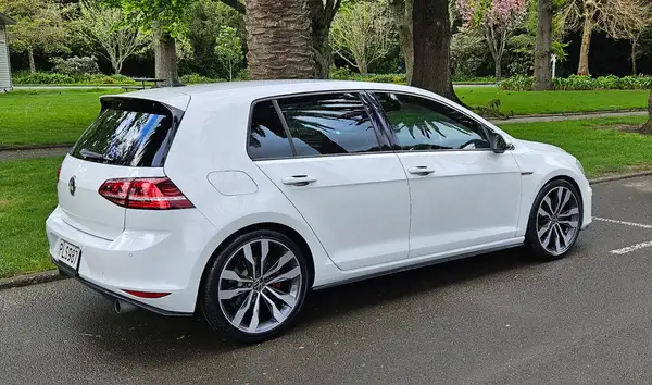 2014 Volkswagen Golf GTi  - Image 3