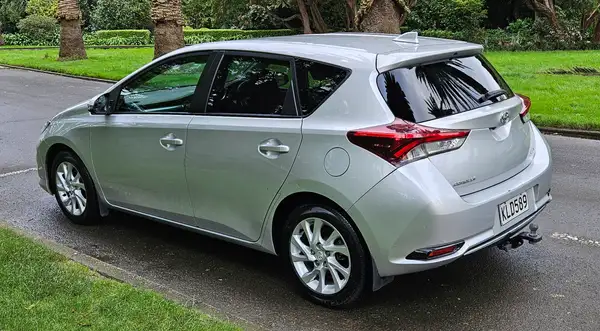2017 Toyota Corolla GLX - Image 5