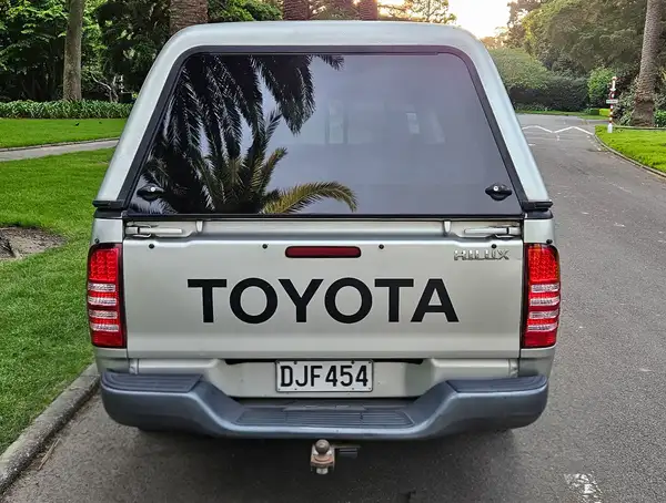 2006 Toyota Hilux 3.0 TD D/C 4X2 - Image 4