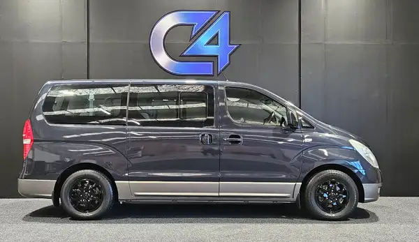 2013 Hyundai iMax 2.4 Petrol  - Image 2