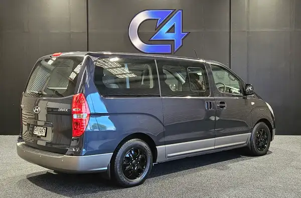 2013 Hyundai iMax 2.4 Petrol  - Image 3