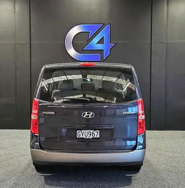 2013 Hyundai iMax 2.4 Petrol  - Image 4