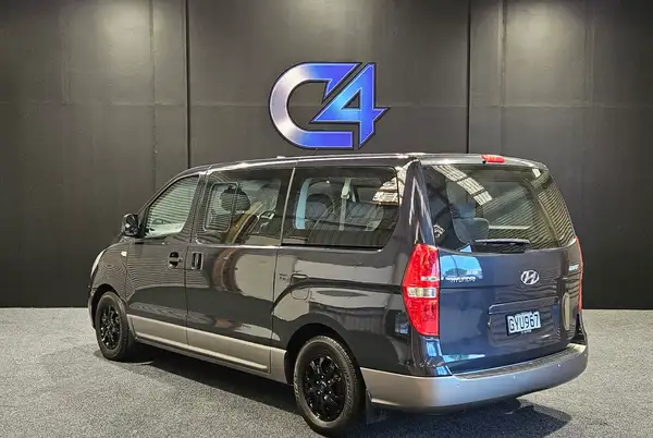 2013 Hyundai iMax 2.4 Petrol  - Image 5