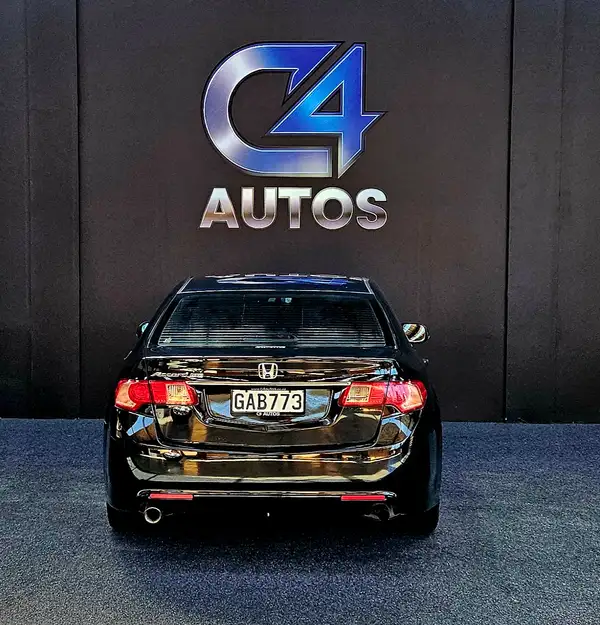 2011 Honda Accord Euro S 2.4 - Image 4