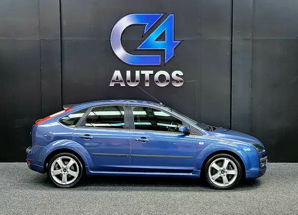 2006 Ford Focus Zetec 2.0 Manual - Image 2