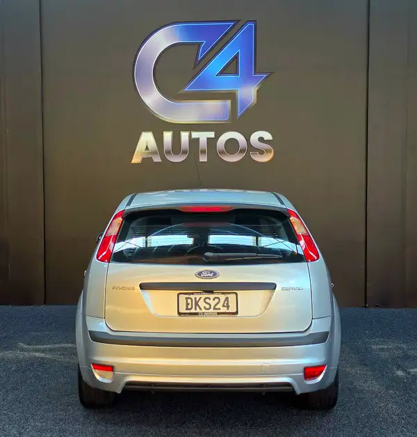 2006 Ford Focus Zetec 2.0 Auto - Image 4