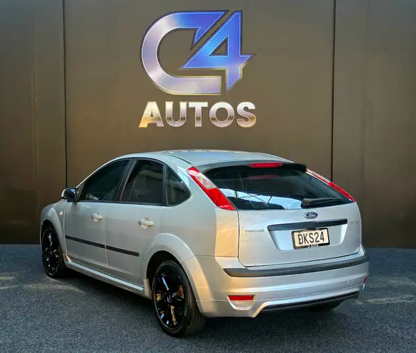 2006 Ford Focus Zetec 2.0 Auto - Image 5