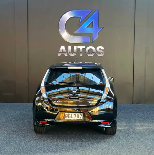 2014 Nissan Leaf 24X Autech - Image 4