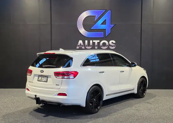 2017 Kia Sorento Premium 2.2 Diesel - Image 3
