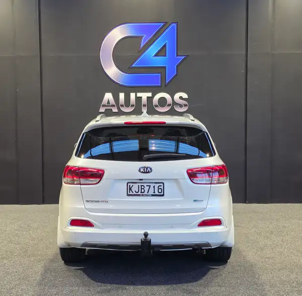 2017 Kia Sorento Premium 2.2 Diesel - Image 4