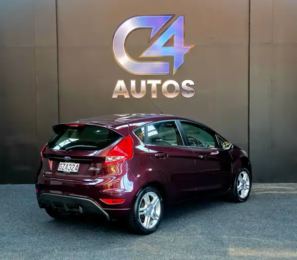 2013 Ford Fiesta Zetec 1.6 Auto - Image 3