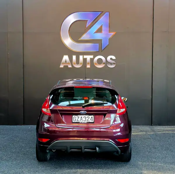 2013 Ford Fiesta Zetec 1.6 Auto - Image 4